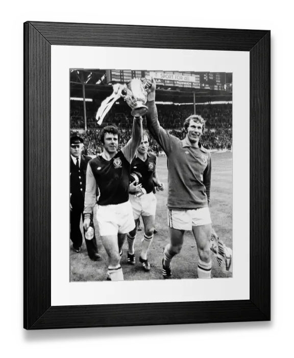 Framed Print : Aston Villa's Charlie Aitken, Ian Ross and keeper Jim Cumbes parade the League Cup Framed Print : Aston Villa's Charlie Aitken, Ian Ross and keeper Jim Cumbes parade the League Cup