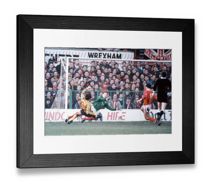 Framed Print : Wrexham v Arsenal. F. A. Cup 3rd round Framed Print : Wrexham v Arsenal. F. A. Cup 3rd round