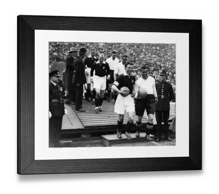 Framed Print : Everton v Manchester City 1933 FA Cup Final at Wembley