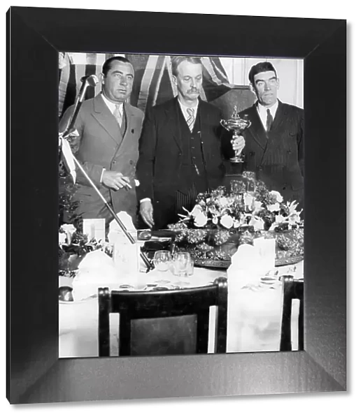 Donor of the Ryder cup Samuel Ryder with Walter Hagen (left) and George Duncan(right) 18 / 04 / 1929