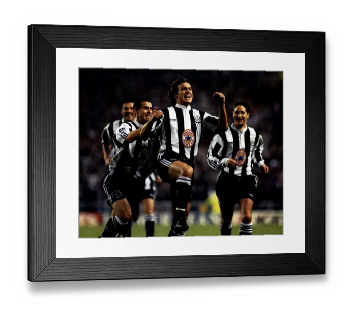 Framed Print : David Ginola scores Framed Print : David Ginola scores