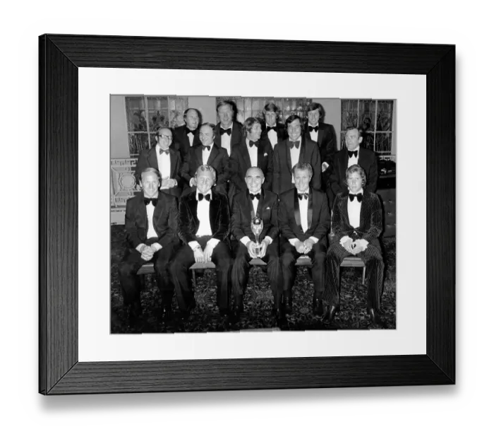 Framed Print : Sir Alf Ramsey with the England 1966 World Cup team 1974 Framed Print : Sir Alf Ramsey with the England 1966 World Cup team 1974