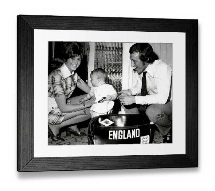 Framed Print : Bob McNab leaving with the England Team for Mexico Framed Print : Bob McNab leaving with the England Team for Mexico