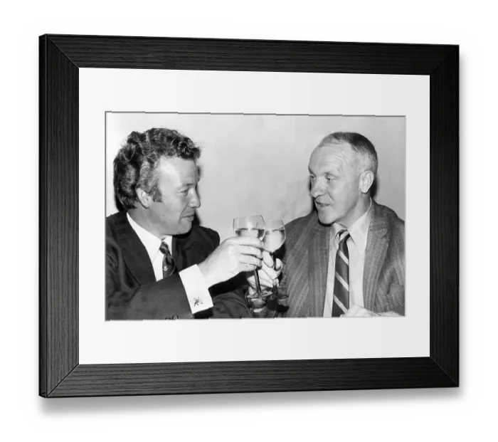 Framed Print : Liverpool F. C. manager Bill Shankly with Billy Bingham, Everton F. C. manager 1973