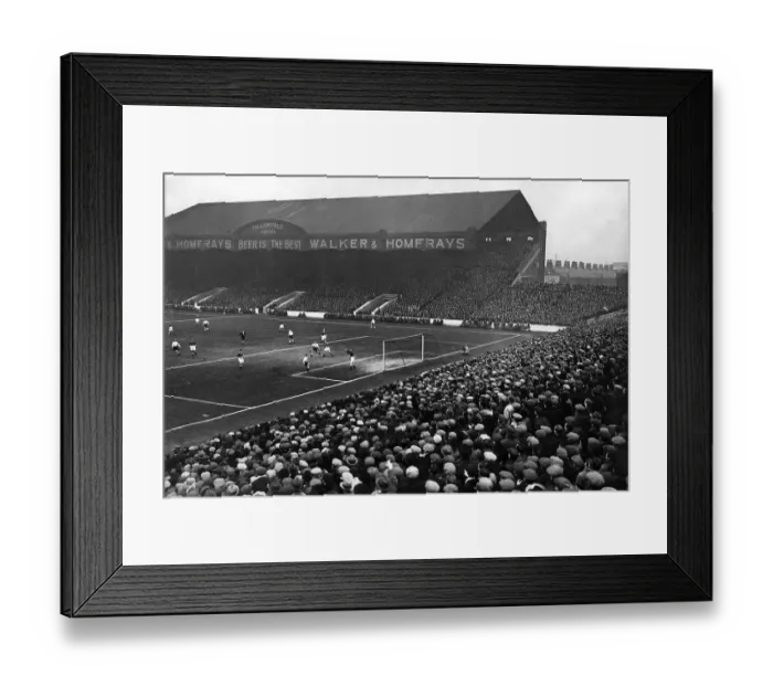Framed Print : Manchester City v Portsmouth at Maine Road 1936 Framed Print : Manchester City v Portsmouth at Maine Road 1936