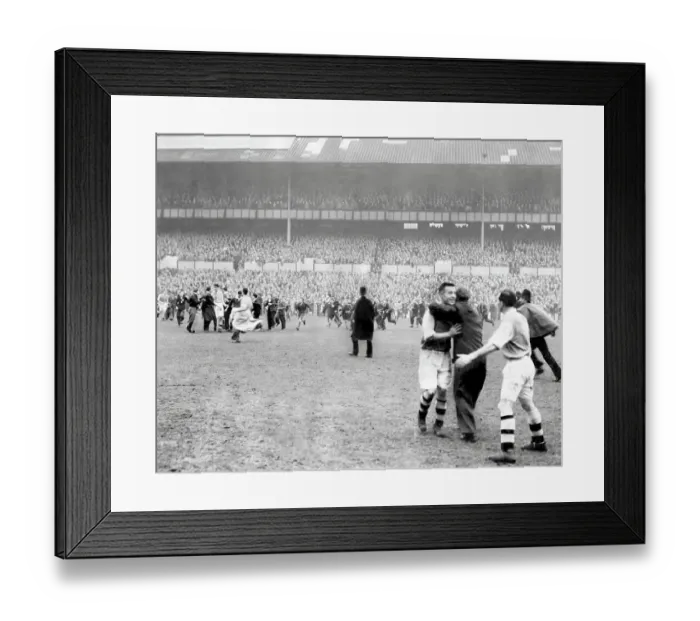Framed Print : Chelsea v Arsenal F.A Cup Semi-Final 1950 replay at Tottenham