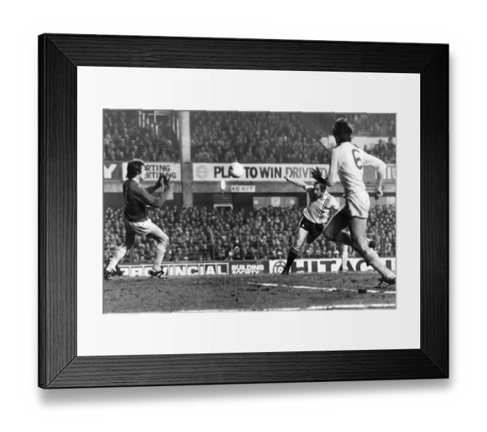 Framed Print : Jimmy Greenhoff scores in the FA Cup Semi Final 1979 Framed Print : Jimmy Greenhoff scores in the FA Cup Semi Final 1979