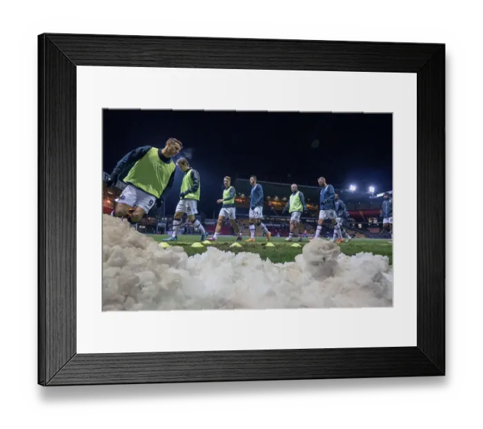 Framed Print : Millwall warm up in the snow 2015 Framed Print : Millwall warm up in the snow 2015