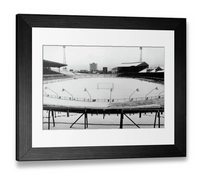 Framed Print : Stamford Bridge, home of Chelsea Football Club, under snow 1967 Framed Print : Stamford Bridge, home of Chelsea Football Club, under snow 1967