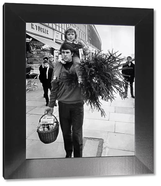 Geoff Hurst, Christmas shopping with his daughter Claire