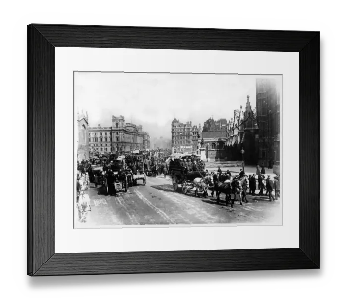 Framed Print : A horse drawn carriage of spectators off to see the FA Cup Final at Crystal Palace in 1911 Framed Print : A horse drawn carriage of spectators off to see the FA Cup Final at Crystal Palace in 1911