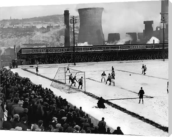 FA Cup third round re-play 1955. Bradford city v Brentford FC at Valley Parade, Bradford