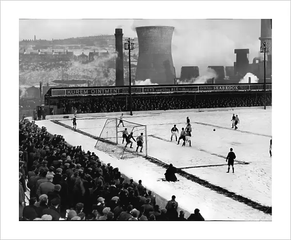 FA Cup third round re-play 1955. Bradford city v Brentford FC at Valley Parade, Bradford