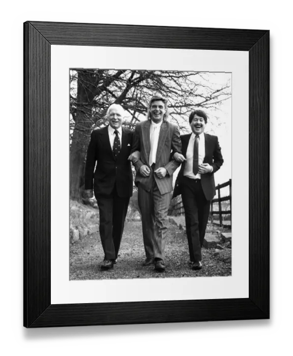Framed Print : Sunderland Football Club Captains past and present L to R Raich Carter, Barry Venison and Bobby Kerr