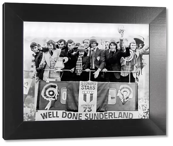 More than 750, 000 jubilant fans packed Sunderland last night for the incredible return home of the 1973 FA Cup winners