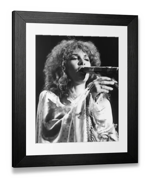 Framed Print : Stevie Nicks of Fleetwood Mac in 1980 Framed Print : Stevie Nicks of Fleetwood Mac in 1980