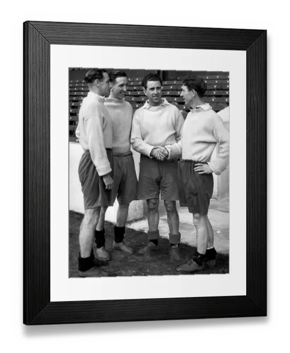 Framed Print : Footballer Roy Paul joins Manchester City 1950 Framed Print : Footballer Roy Paul joins Manchester City 1950