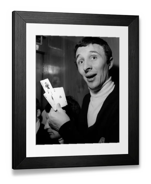 Framed Print : Mike Summerbee, of Manchester City Framed Print : Mike Summerbee, of Manchester City