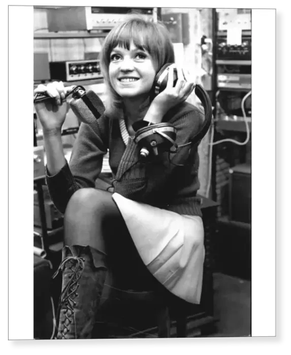 Print : Anne Nightingale becomes BBC 1's first woman Disc Jockey Print : Anne Nightingale becomes BBC 1's first woman Disc Jockey