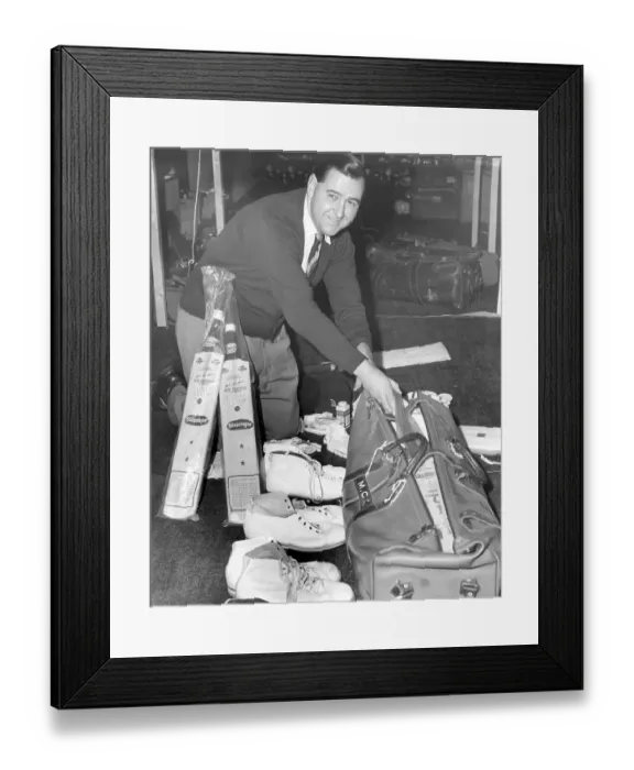 Framed Print : Colin Cowdrey prepares to fly out to India for the England cricket tour