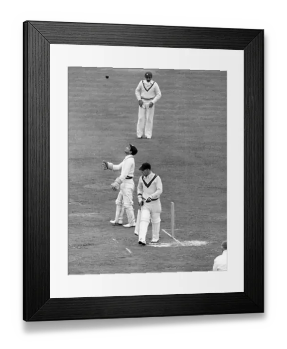 Framed Print : England v India 2nd Test Match at Old Trafford 1946 Framed Print : England v India 2nd Test Match at Old Trafford 1946