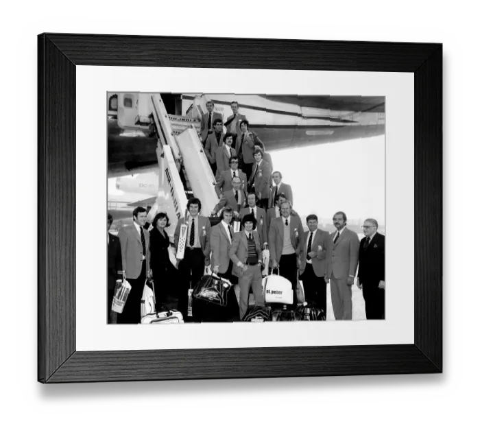 Framed Print : Members of The MCC leaving for at tour of India, 1976 Framed Print : Members of The MCC leaving for at tour of India, 1976
