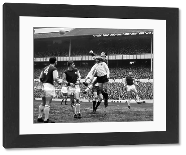 FA Cup 4th round Tottenham Hotspur v Burnley 1966