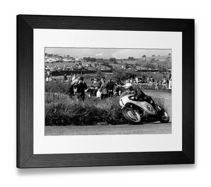 Framed Print : Mike Hailwood at the Isle of Man TT races 1967 Framed Print : Mike Hailwood at the Isle of Man TT races 1967