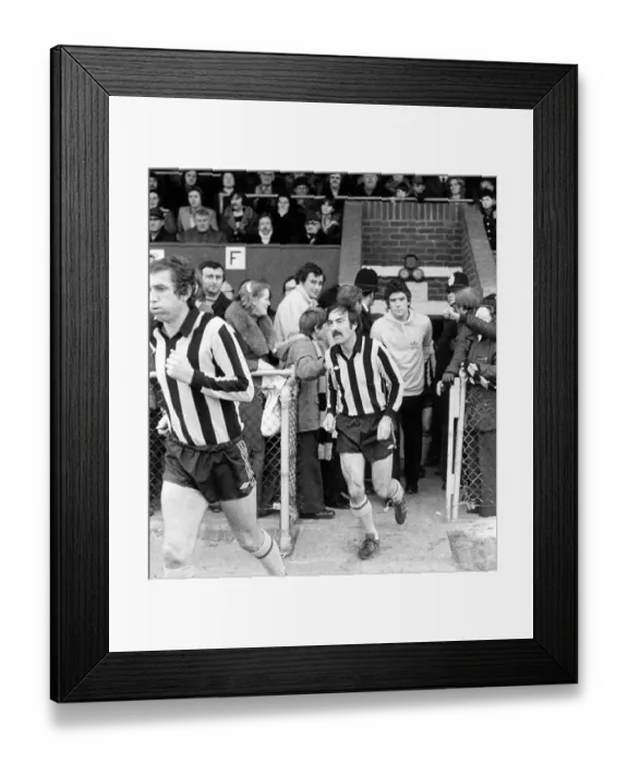 Framed Print : Jimmy Greaves in action for Barnet