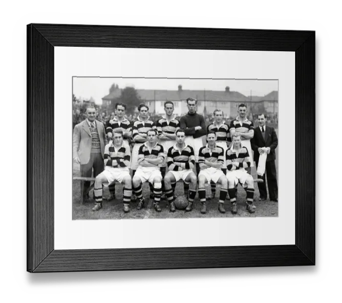 Framed Print : Barnet FC - Team Group - 1952 Framed Print : Barnet FC - Team Group - 1952