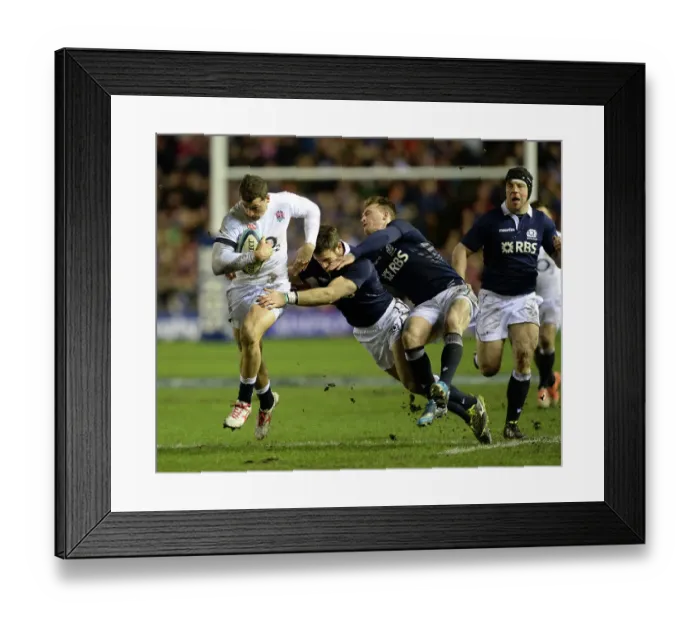 Framed Print : England's Jonny May runs with the ball as he evades a tackle Framed Print : England's Jonny May runs with the ball as he evades a tackle