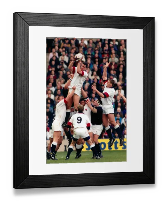 Framed Print : Scotland v England Rugby Union at Murrayfield 1996. England's Martin johnson dominates the line out Framed Print : Scotland v England Rugby Union at Murrayfield 1996. England's Martin johnson dominates the line out