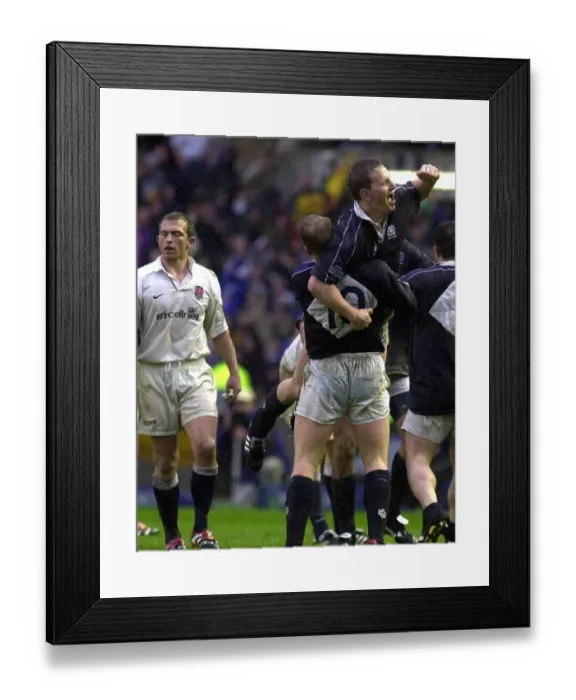 Framed Print : Six Nations Championship match against England at Murrayfield. Andy Nichol celebrates with Duncan Hodge 2000 Framed Print : Six Nations Championship match against England at Murrayfield. Andy Nichol celebrates with Duncan Hodge 2000