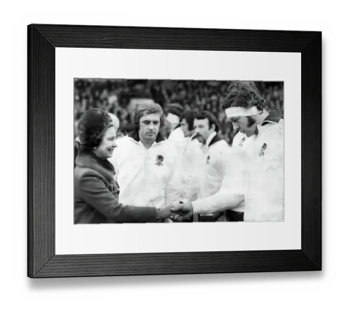 Framed Print : Scotland v England at Murrayfield. Queen introduced to England team Framed Print : Scotland v England at Murrayfield. Queen introduced to England team