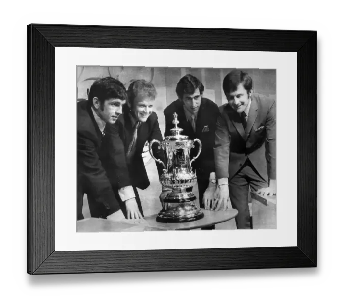 Framed Print : Johnny Giles and Billy Bremner of Leeds United, and Peter Bonetti and John Hollins of Chelsea with the FA Cup 1970 Framed Print : Johnny Giles and Billy Bremner of Leeds United, and Peter Bonetti and John Hollins of Chelsea with the FA Cup 1970