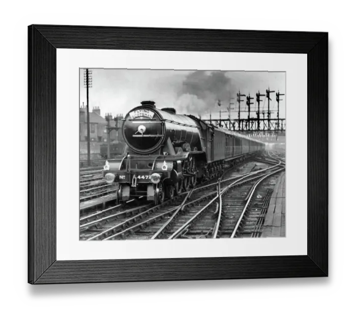Framed Print : The Flying Scotsman approaching York