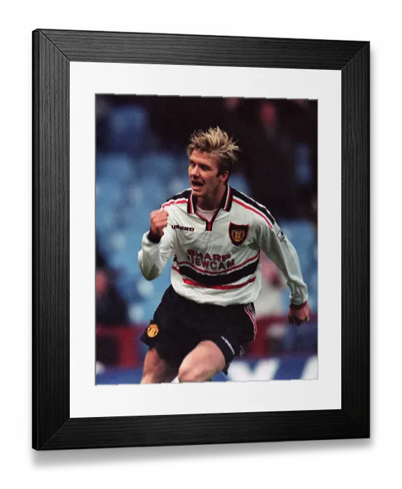 Framed Print : David Beckham celebrates Framed Print : David Beckham celebrates