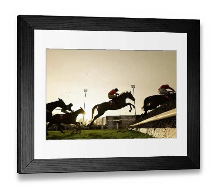 Framed Print : The King George V1 Chase Kempton Park Framed Print : The King George V1 Chase Kempton Park