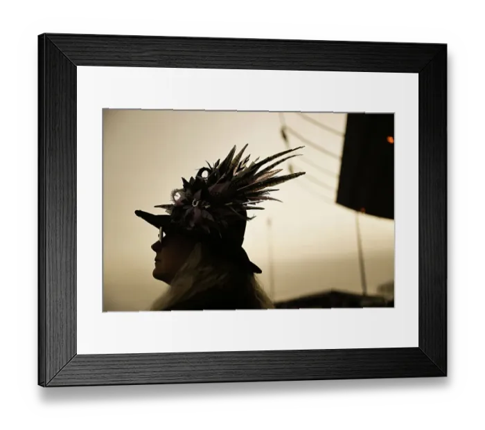 Framed Print : The King George V1 Chase Kempton Park Silhouette Framed Print : The King George V1 Chase Kempton Park Silhouette