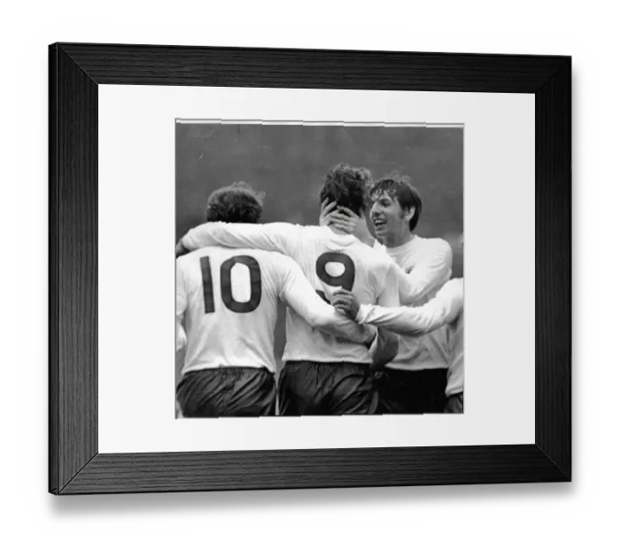 Framed Print : Martin Chivers and Martin Peters Framed Print : Martin Chivers and Martin Peters