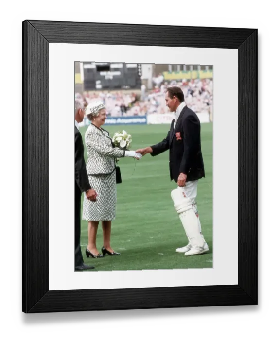 Framed Print : Queen Elizabeth II meets England Cricketer Graham Gooch at the oval during the Surrey V Essex Nat. West Trophy Match 1991 Framed Print : Queen Elizabeth II meets England Cricketer Graham Gooch at the oval during the Surrey V Essex Nat. West Trophy Match 1991