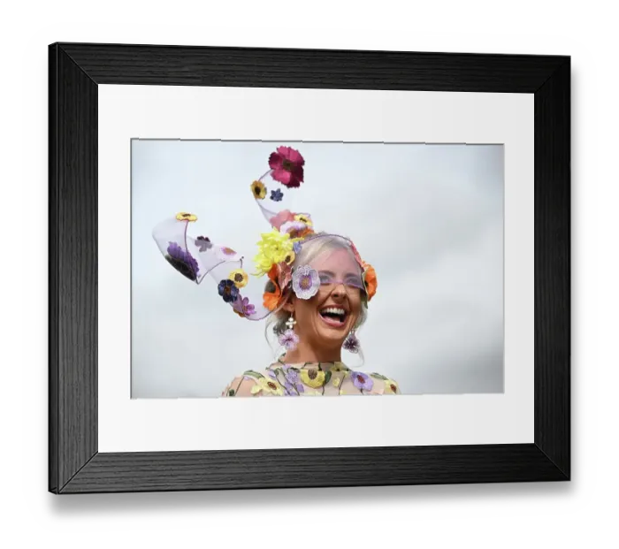 Framed Print : Floral hat Grand National Festival at Aintree