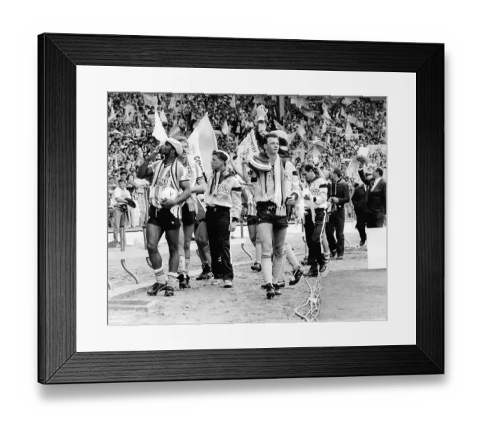 Framed Print : Coventry City players celebrate their win over Spurs in the 1987 FA Cup final Framed Print : Coventry City players celebrate their win over Spurs in the 1987 FA Cup final