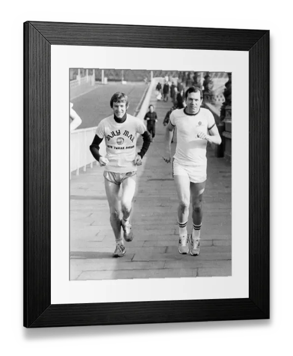 Framed Print : Daily Mail journalists John Bryant and Nigel Dempster (right) in training for the 1981 London Marathon Framed Print : Daily Mail journalists John Bryant and Nigel Dempster (right) in training for the 1981 London Marathon