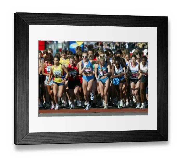 Framed Print : Paula Radcliffe with the elite ladies at the start of the 25th London Marathon 2005 Framed Print : Paula Radcliffe with the elite ladies at the start of the 25th London Marathon 2005