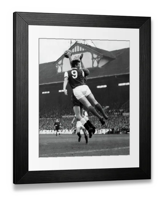 Framed Print : Arsenal's David Court and Spurs goalkeeper Bill Brown fight for the ball 1962 Framed Print : Arsenal's David Court and Spurs goalkeeper Bill Brown fight for the ball 1962