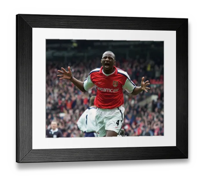 Framed Print : Arsenal's Patrick Viera celebrates Framed Print : Arsenal's Patrick Viera celebrates