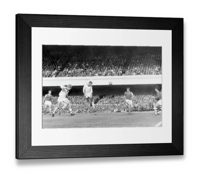 Framed Print : Arsenal v Manchester United, at Highbury 1962 Framed Print : Arsenal v Manchester United, at Highbury 1962