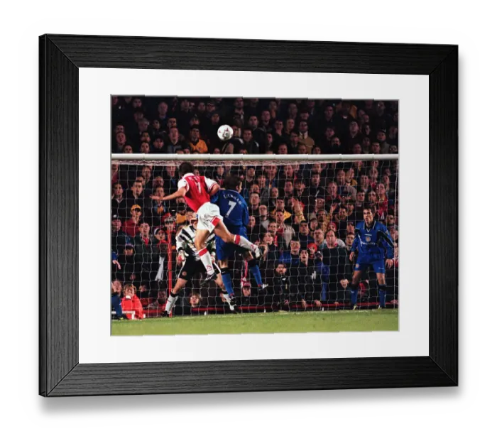 Framed Print : David Platt heads winning goal past Utd defenders Framed Print : David Platt heads winning goal past Utd defenders