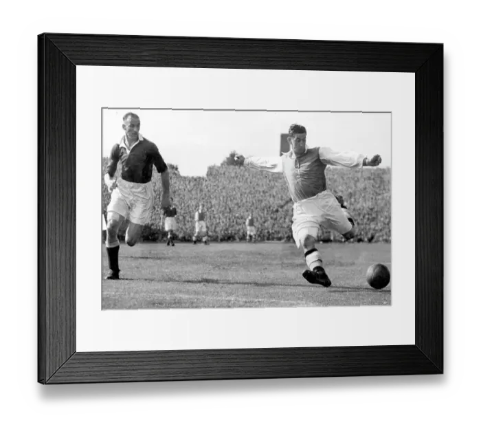 Framed Print : Ronnie Rooke of Arsenal battles with Chilton of Man Utd for the ball Framed Print : Ronnie Rooke of Arsenal battles with Chilton of Man Utd for the ball